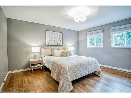 1825 Pattinson Crescent, Mississauga, ON - Indoor Photo Showing Bedroom