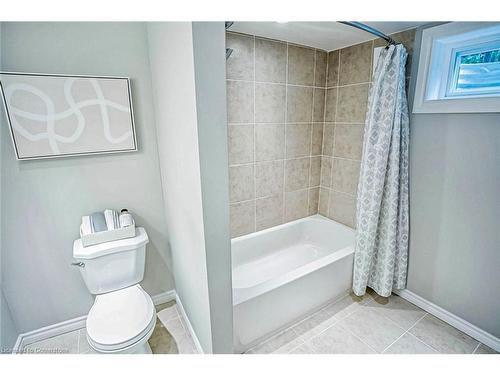 1825 Pattinson Crescent, Mississauga, ON - Indoor Photo Showing Bathroom