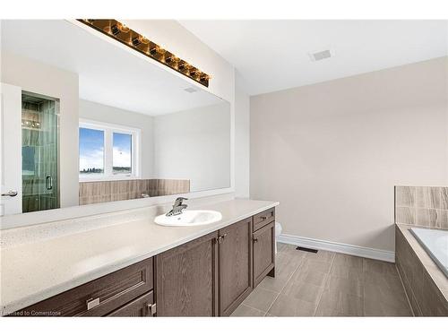 11 Carriage Lane, Wasaga Beach, ON - Indoor Photo Showing Bathroom