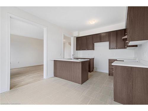 11 Carriage Lane, Wasaga Beach, ON - Indoor Photo Showing Kitchen