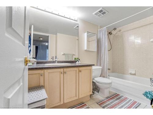 2107-156 Enfield Place, Mississauga, ON - Indoor Photo Showing Bathroom