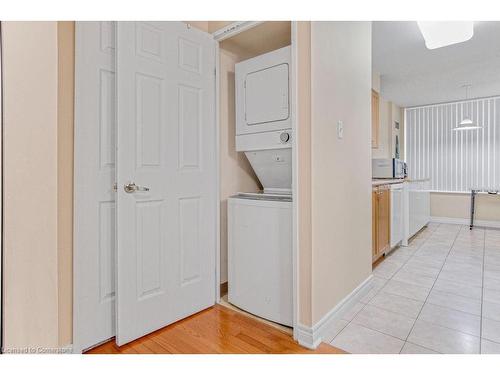 2107-156 Enfield Place, Mississauga, ON - Indoor Photo Showing Laundry Room