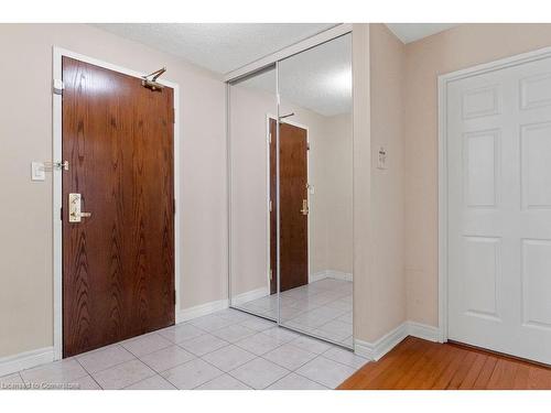 2107-156 Enfield Place, Mississauga, ON - Indoor Photo Showing Other Room