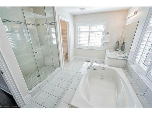 39 Lampman Crescent, Brampton, ON - Indoor Photo Showing Bathroom