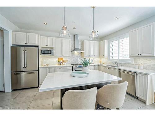 39 Lampman Crescent, Brampton, ON - Indoor Photo Showing Kitchen With Upgraded Kitchen