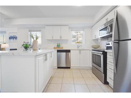 32-2508 Post Road Road, Oakville, ON - Indoor Photo Showing Kitchen With Upgraded Kitchen