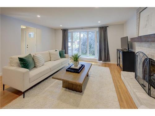 #Upper-18 Jay Court, Kitchener, ON - Indoor Photo Showing Living Room