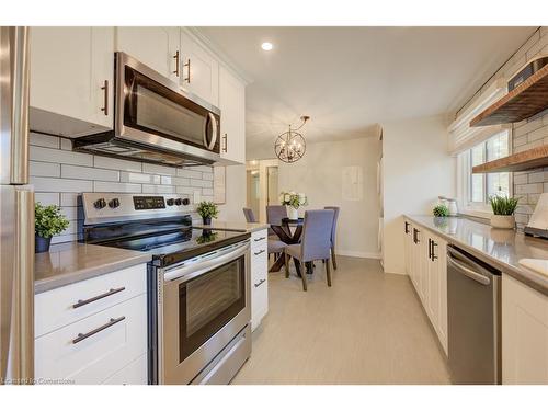 #Upper-18 Jay Court, Kitchener, ON - Indoor Photo Showing Kitchen With Upgraded Kitchen