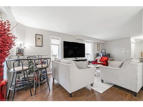 845 Fieldgate Circle, London, ON - Indoor Photo Showing Living Room