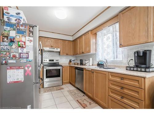 845 Fieldgate Circle, London, ON - Indoor Photo Showing Kitchen With Stainless Steel Kitchen