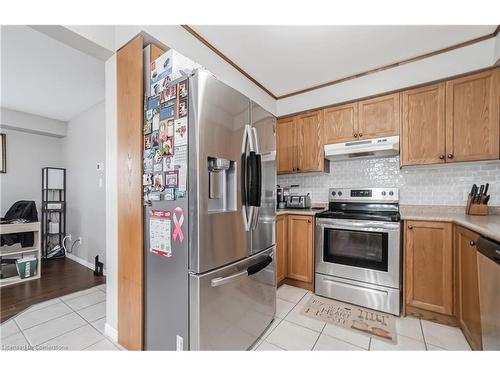 845 Fieldgate Circle, London, ON - Indoor Photo Showing Kitchen With Stainless Steel Kitchen