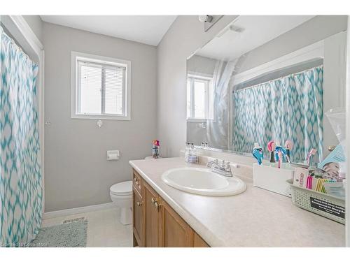 845 Fieldgate Circle, London, ON - Indoor Photo Showing Bathroom