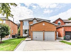 4273 Credit Pointe Drive  Mississauga, ON L5M 3K3