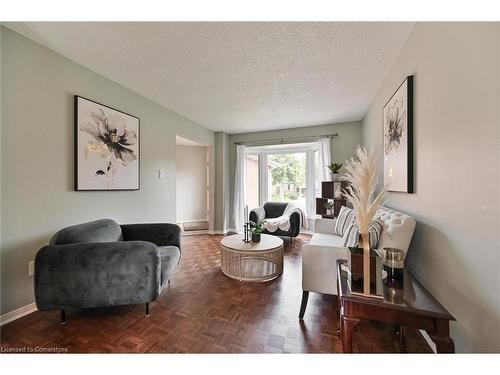 4273 Credit Pointe Drive, Mississauga, ON - Indoor Photo Showing Living Room