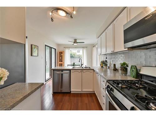 4273 Credit Pointe Drive, Mississauga, ON - Indoor Photo Showing Kitchen With Double Sink