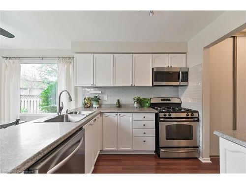 4273 Credit Pointe Drive, Mississauga, ON - Indoor Photo Showing Kitchen With Double Sink