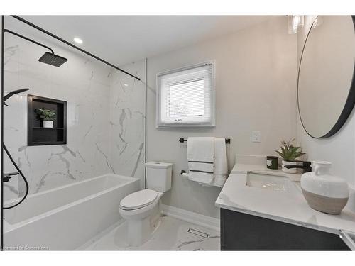 4273 Credit Pointe Drive, Mississauga, ON - Indoor Photo Showing Bathroom