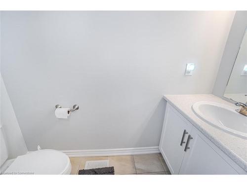 207 Louise Street, Welland, ON - Indoor Photo Showing Bathroom