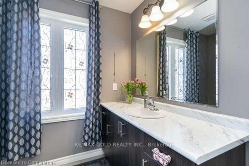 128 Links Crescent, Woodstock, ON - Indoor Photo Showing Bathroom