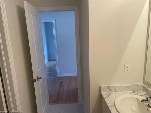 16 Tamworth Terrace, Barrie, ON - Indoor Photo Showing Bathroom