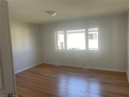 16 Tamworth Terrace, Barrie, ON - Indoor Photo Showing Other Room