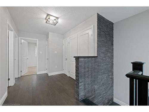 184 Pumpkin Pass, Hamilton, ON - Indoor Photo Showing Other Room