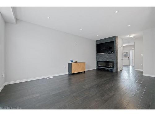 184 Pumpkin Pass, Hamilton, ON - Indoor Photo Showing Living Room With Fireplace