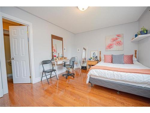 656 Geneva Street, St. Catharines, ON - Indoor Photo Showing Bedroom