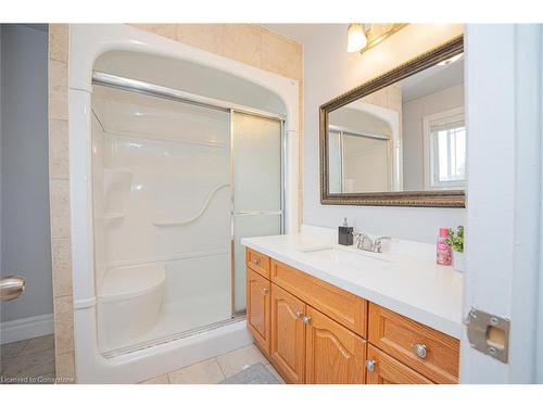 656 Geneva Street, St. Catharines, ON - Indoor Photo Showing Bathroom