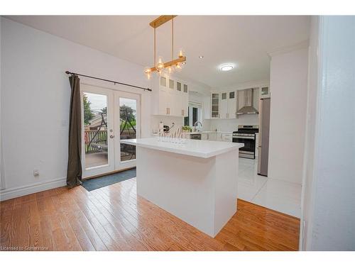 656 Geneva Street, St. Catharines, ON - Indoor Photo Showing Kitchen