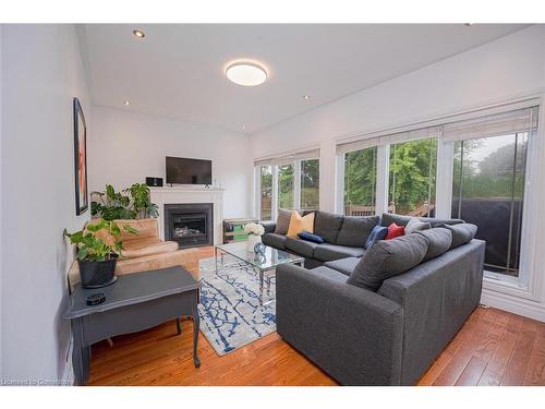 656 Geneva Street, St. Catharines, ON - Indoor Photo Showing Living Room With Fireplace