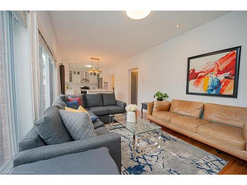 656 Geneva Street, St. Catharines, ON - Indoor Photo Showing Living Room