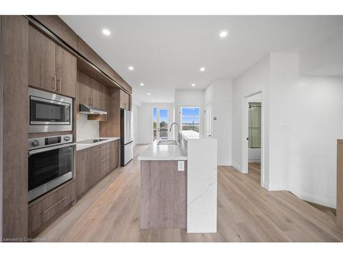 33-73 Warren Trail, Welland, ON - Indoor Photo Showing Kitchen