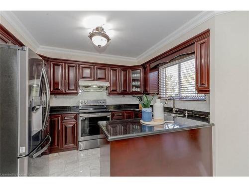 1617 Bristol Road W, Mississauga, ON - Indoor Photo Showing Kitchen