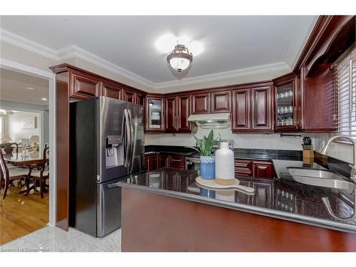 1617 Bristol Road W, Mississauga, ON - Indoor Photo Showing Kitchen