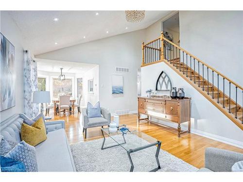 118 Parkedge Street, Guelph/Eramosa, ON - Indoor Photo Showing Living Room