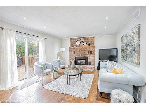 118 Parkedge Street, Guelph/Eramosa, ON - Indoor Photo Showing Living Room With Fireplace