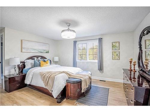 118 Parkedge Street, Guelph/Eramosa, ON - Indoor Photo Showing Bedroom