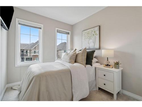 3061 Mistletoe Gardens, Oakville, ON - Indoor Photo Showing Bedroom