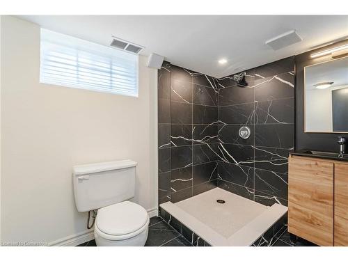 204 Summerhill Avenue, Hamilton, ON - Indoor Photo Showing Bathroom