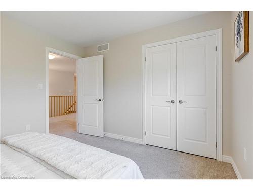 7387 Sherrilee Crescent, Niagara Falls, ON - Indoor Photo Showing Bedroom