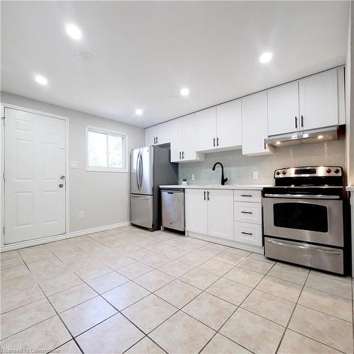 4-116 Fairholt Road, Hamilton, ON - Indoor Photo Showing Kitchen With Stainless Steel Kitchen