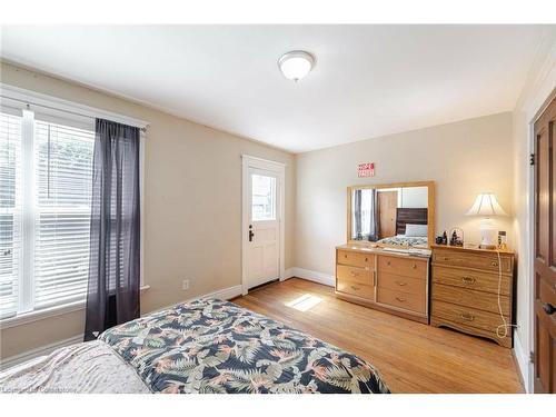 117 William Street, Brantford, ON - Indoor Photo Showing Bedroom