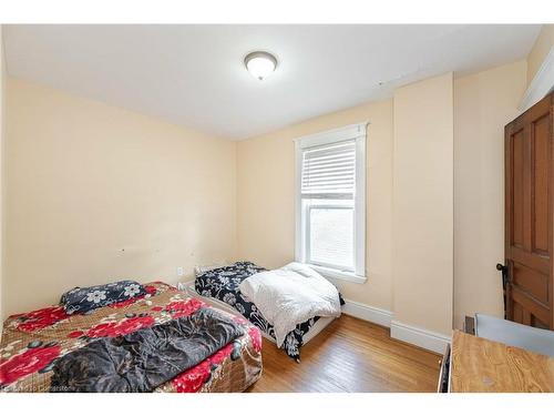 117 William Street, Brantford, ON - Indoor Photo Showing Bedroom