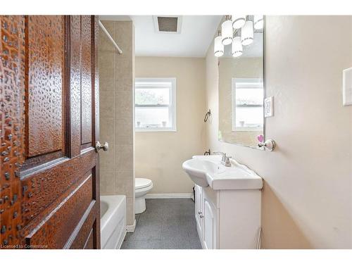 117 William Street, Brantford, ON - Indoor Photo Showing Bathroom