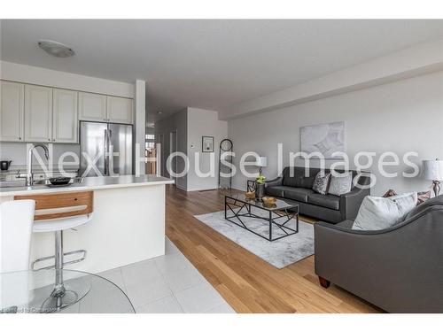 12-8317 Mulberry Drive, Niagara Falls, ON - Indoor Photo Showing Kitchen With Double Sink