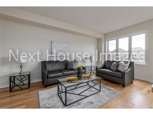 12-8317 Mulberry Drive, Niagara Falls, ON - Indoor Photo Showing Living Room