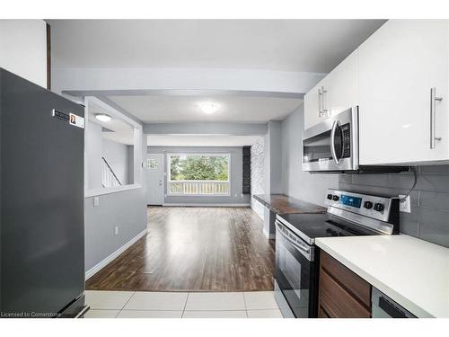 22-120 Quigley Road, Hamilton, ON - Indoor Photo Showing Kitchen