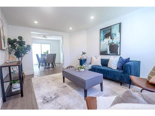 196 Graham Street, Woodstock, ON - Indoor Photo Showing Living Room