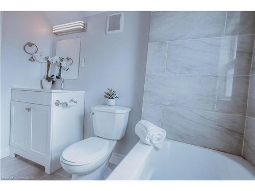 196 Graham Street, Woodstock, ON - Indoor Photo Showing Bathroom